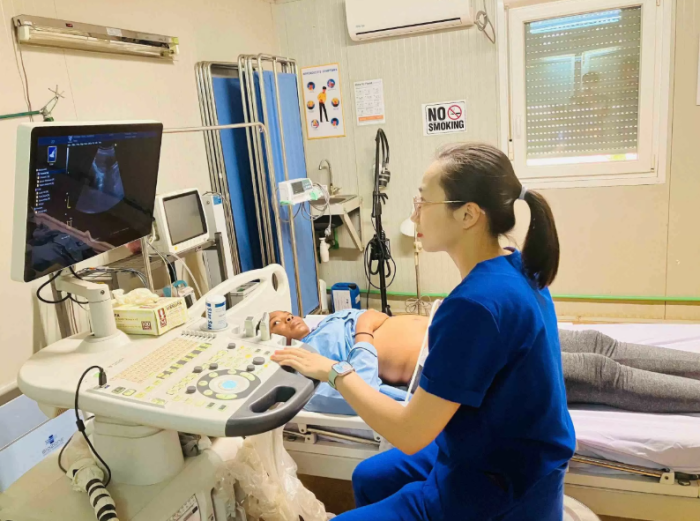 Bệnh viện dã chiến Việt Nam cấp cứu và điều trị thành công nữ quân nhân Ghana bị vỡ nang buồng trứng